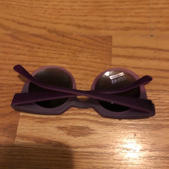 Purple sunglasses - Picture 3 of 7